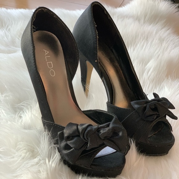 Black satin pumps with bow - Picture 3 of 4